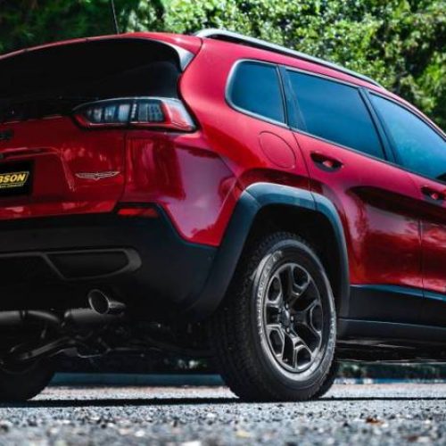 Gibson 14-20 Jeep Cherokee 3.2L 2.5in/2.25in Cat-Back Dual Split Exhaust – Stainless